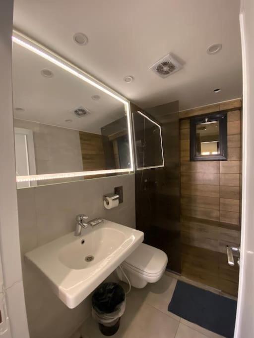 Scandinavian 2-bedroom In Zamalek * Cairo